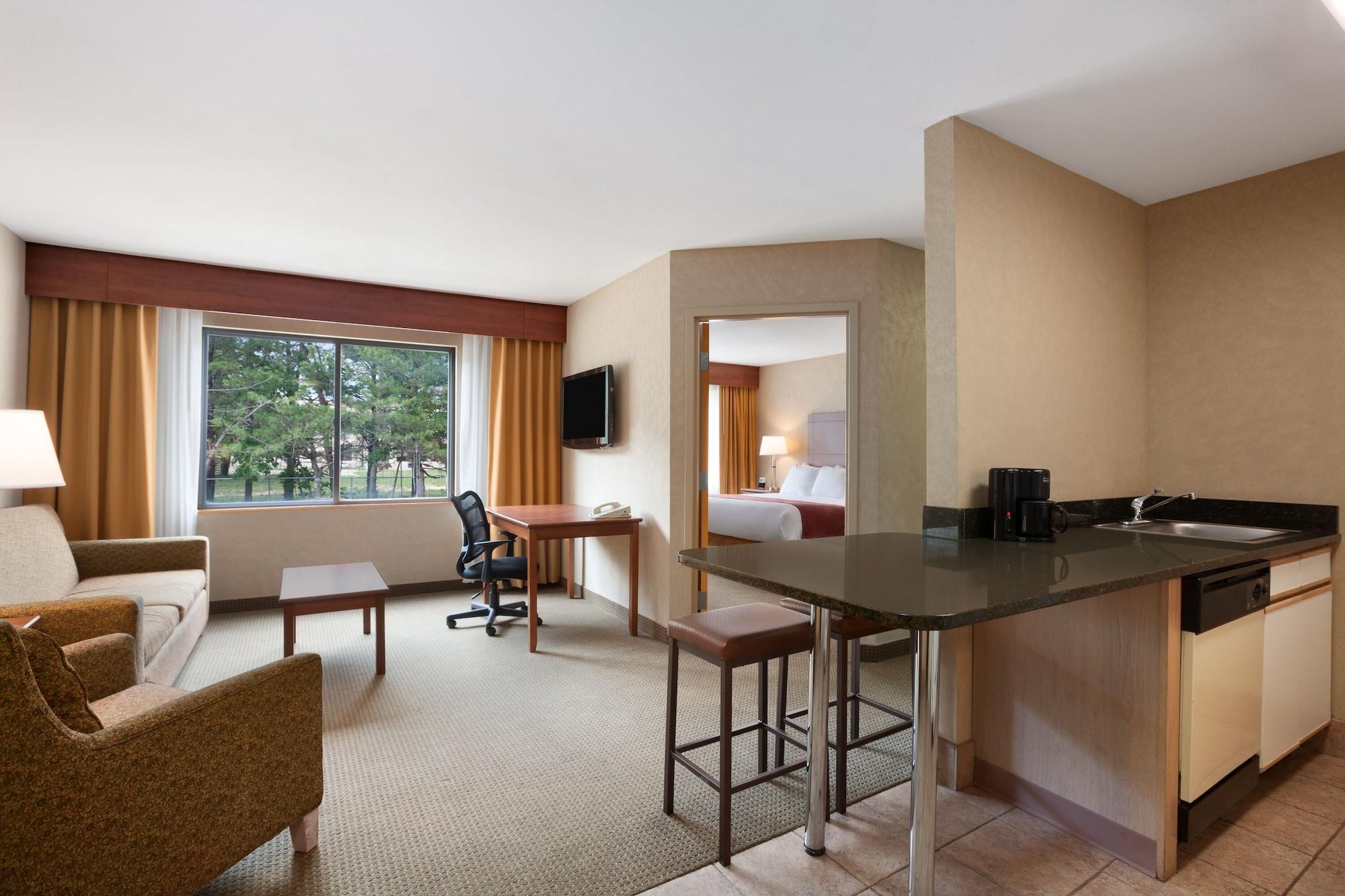 Ramada By Wyndham Toms River Exterior photo