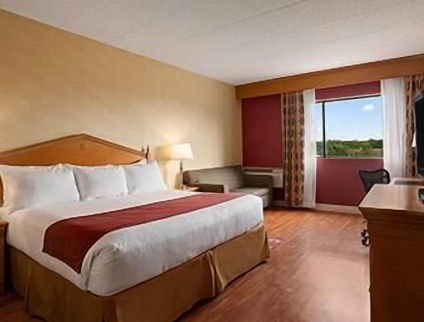 Ramada By Wyndham Toms River Exterior photo