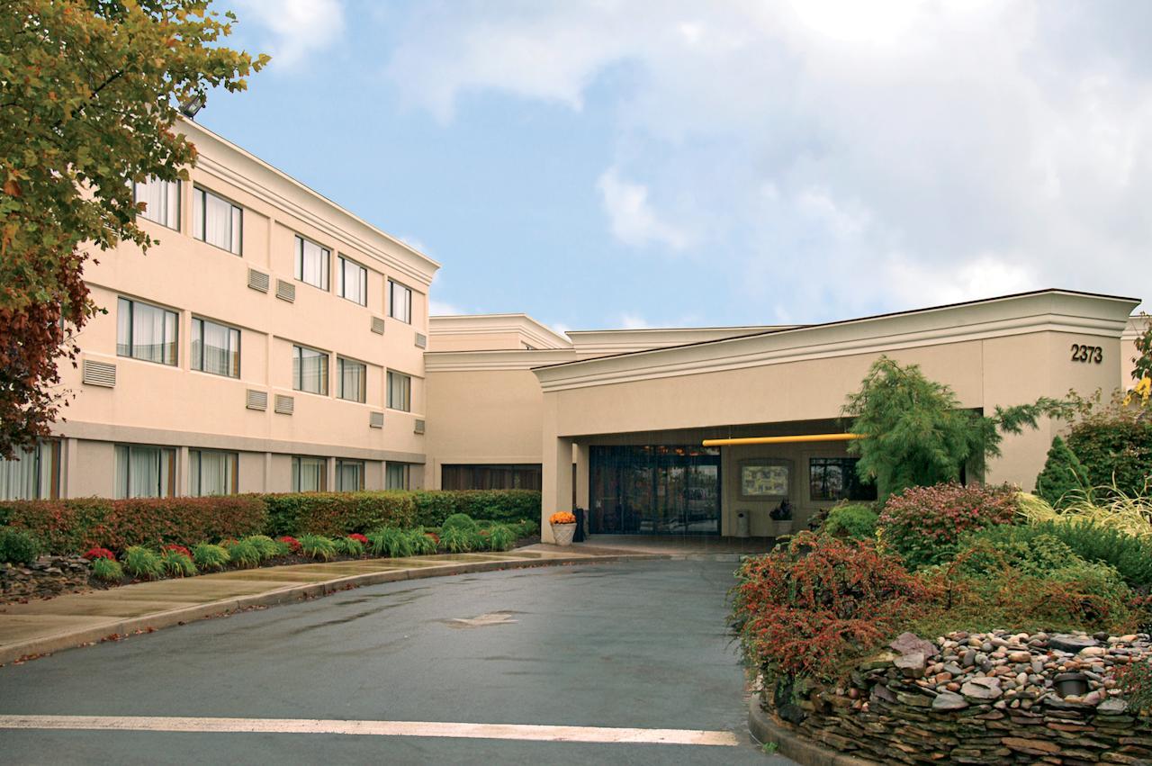 Ramada By Wyndham Toms River Exterior photo