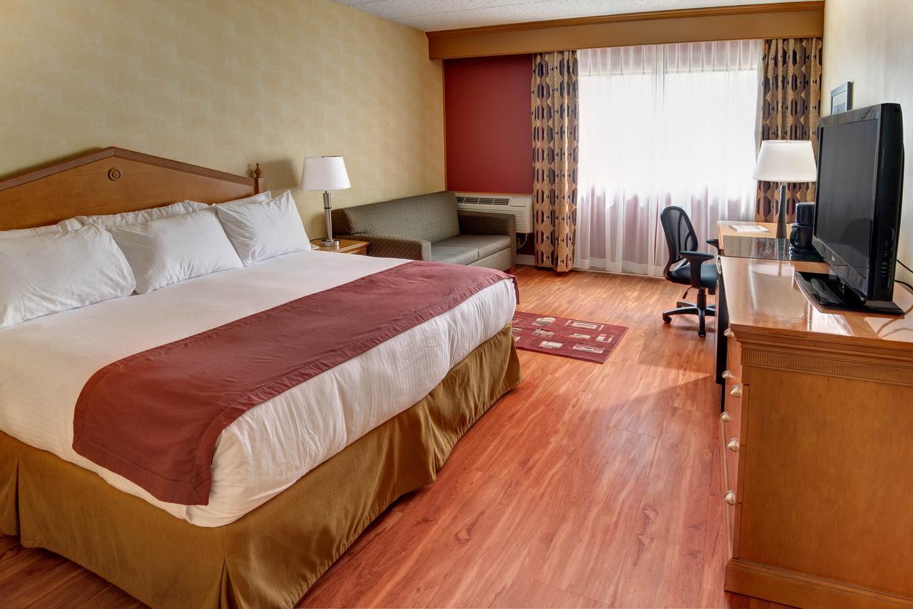 Ramada By Wyndham Toms River Exterior photo